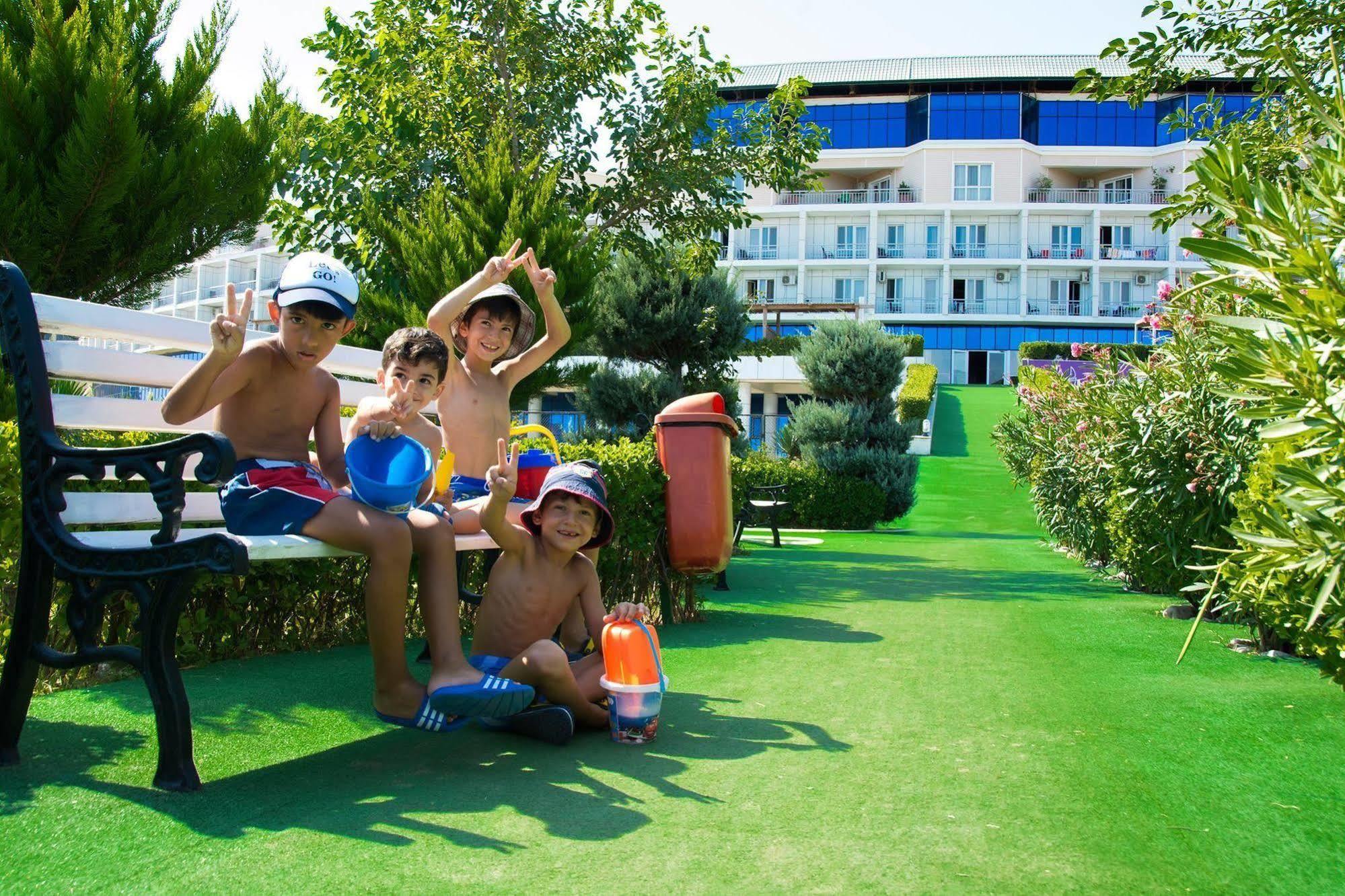 Af Hotel Aqua Park Family Resort Complex Новханы Экстерьер фото