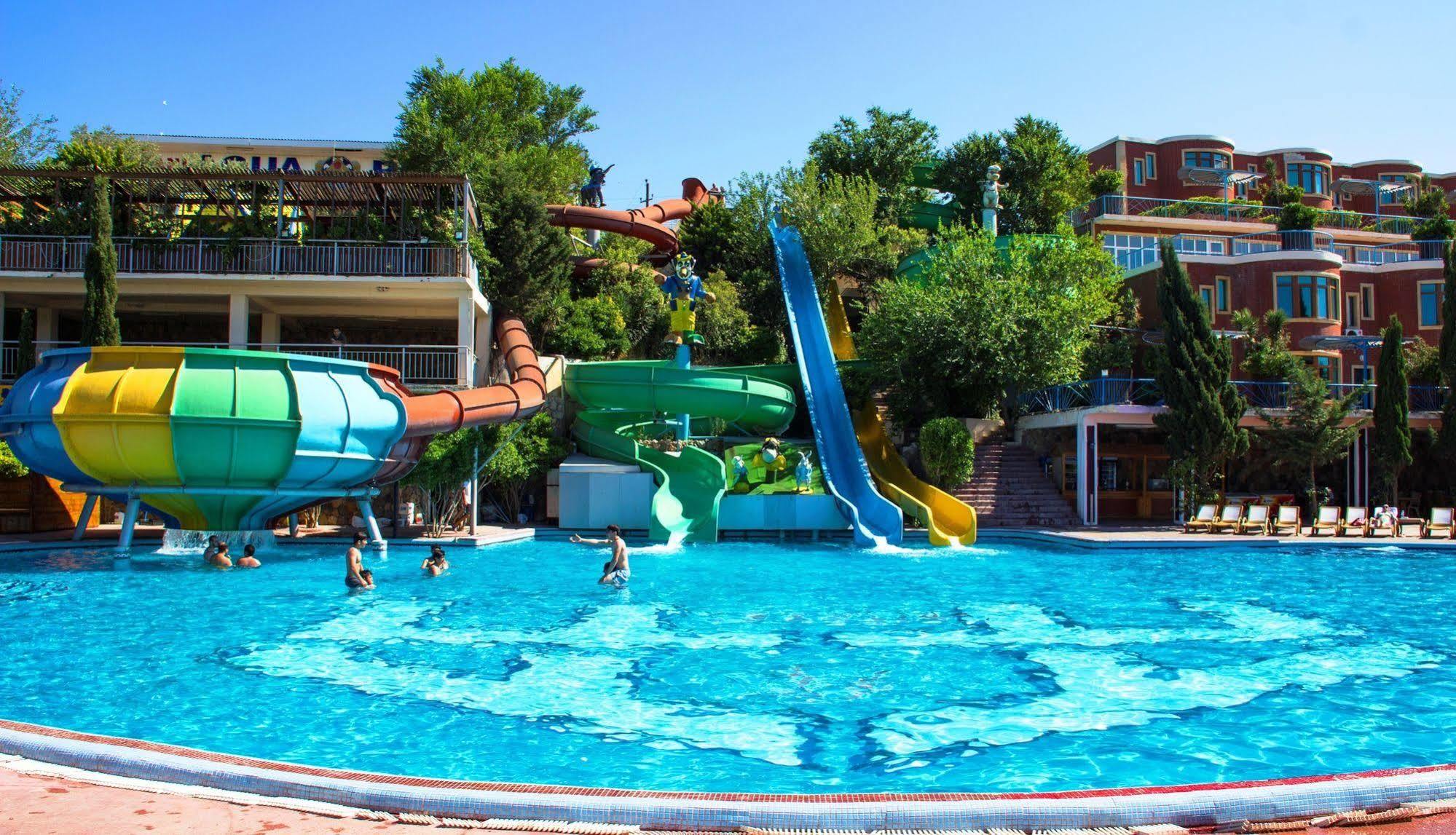 Af Hotel Aqua Park Family Resort Complex Новханы Экстерьер фото